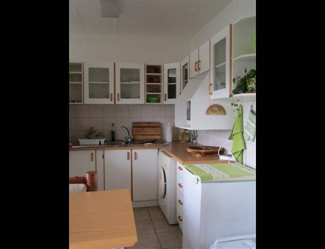 2 BEDROOM FLAT RENTED IN DOONSIDE